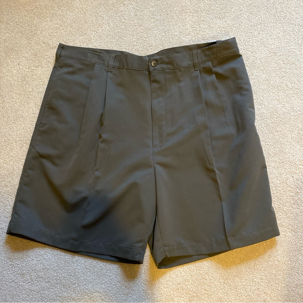 Croft & barrow gray microfiber shorts, size 42 NWT